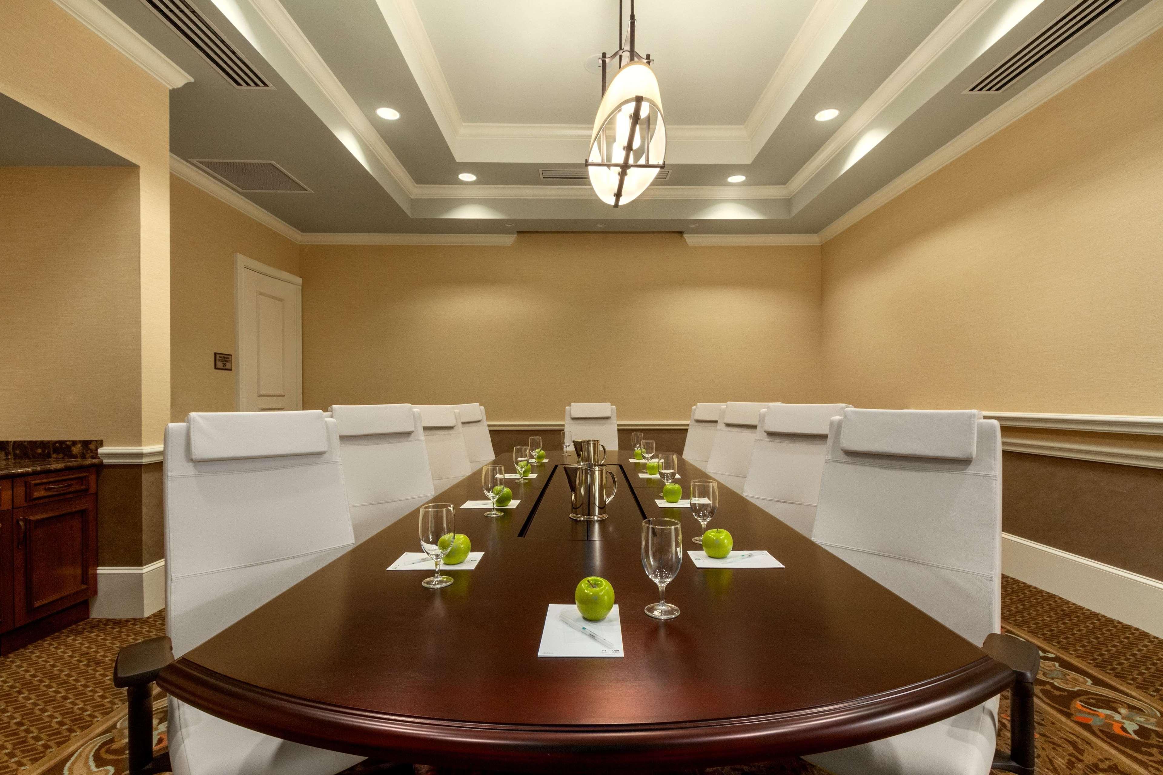 Embassy Suites Savannah Historic District Ngoại thất bức ảnh
