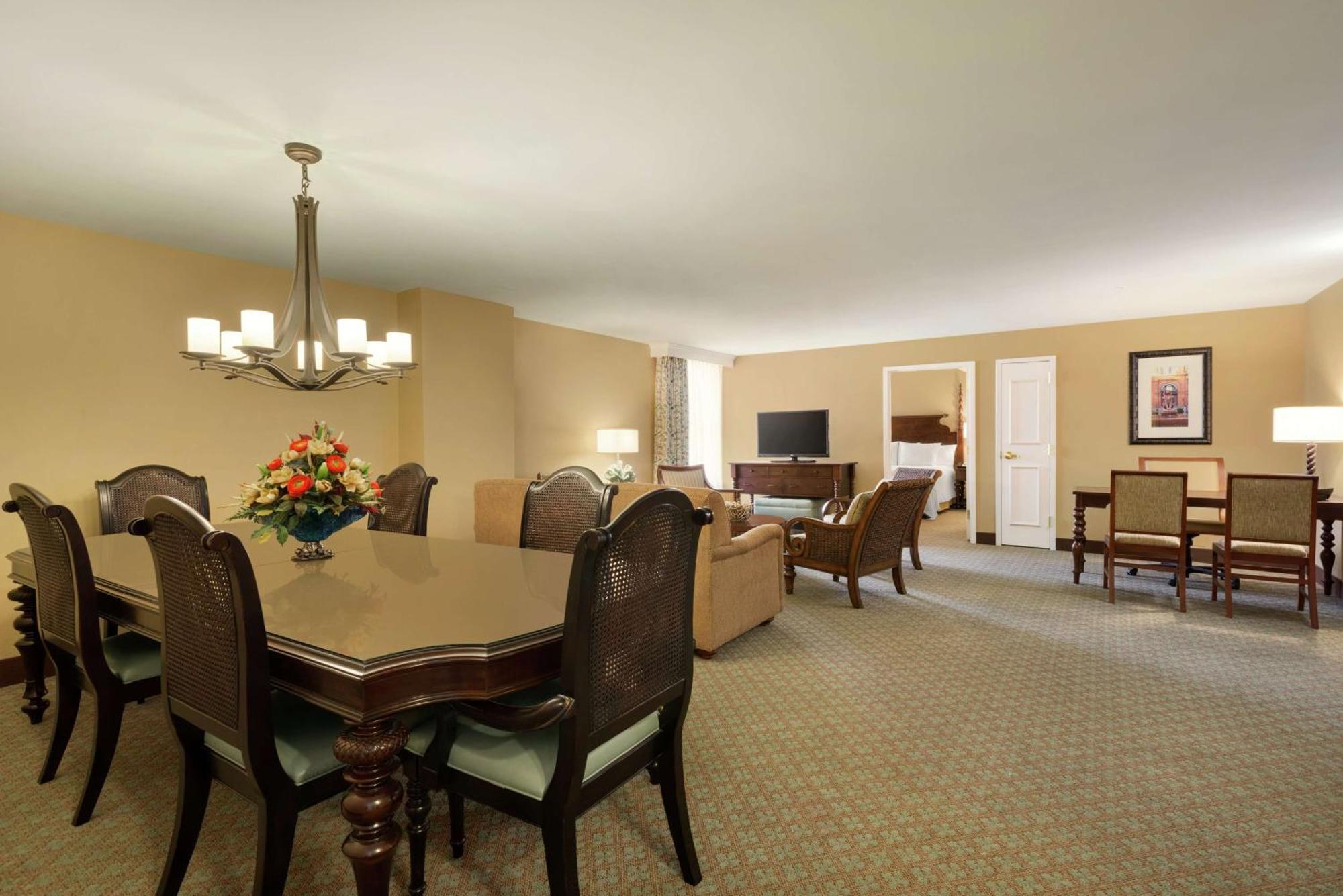 Embassy Suites Savannah Historic District Ngoại thất bức ảnh