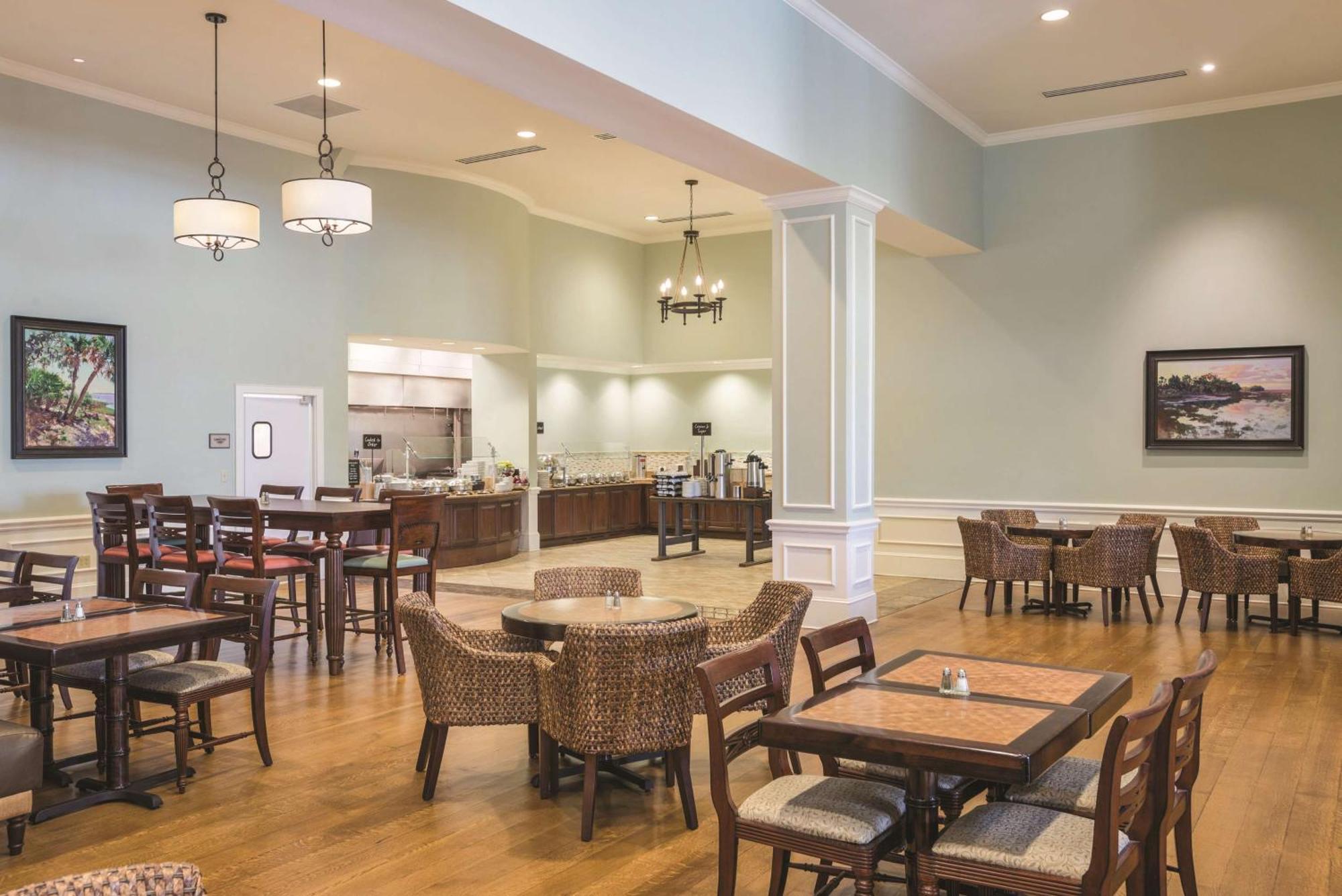 Embassy Suites Savannah Historic District Ngoại thất bức ảnh