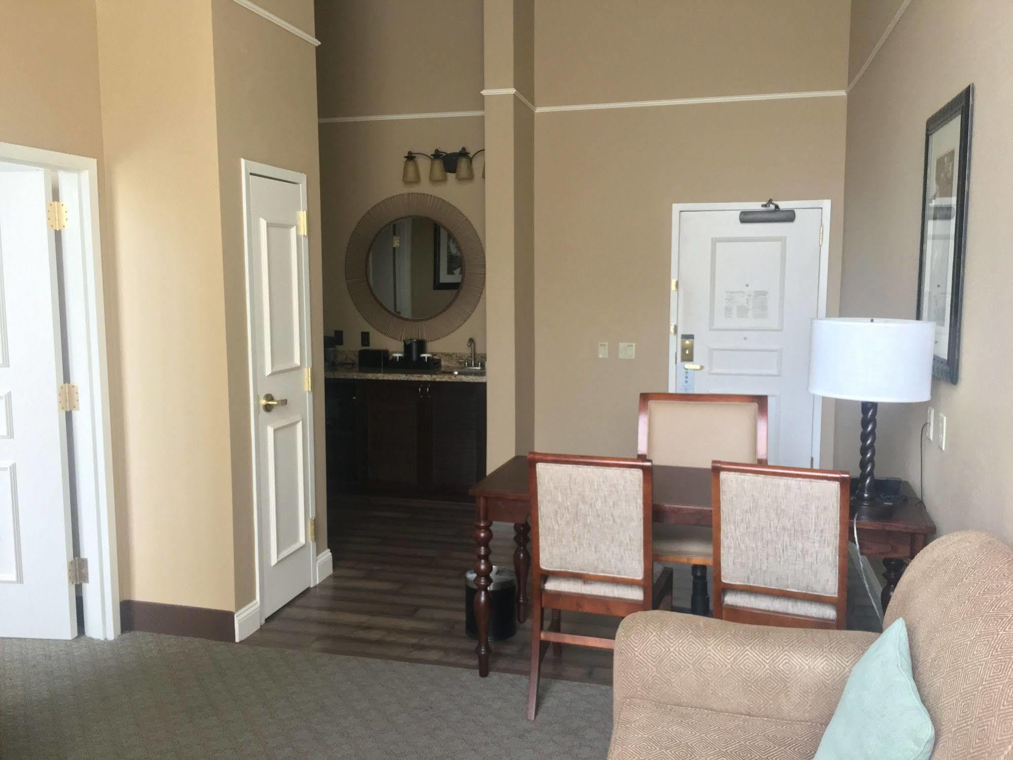 Embassy Suites Savannah Historic District Ngoại thất bức ảnh