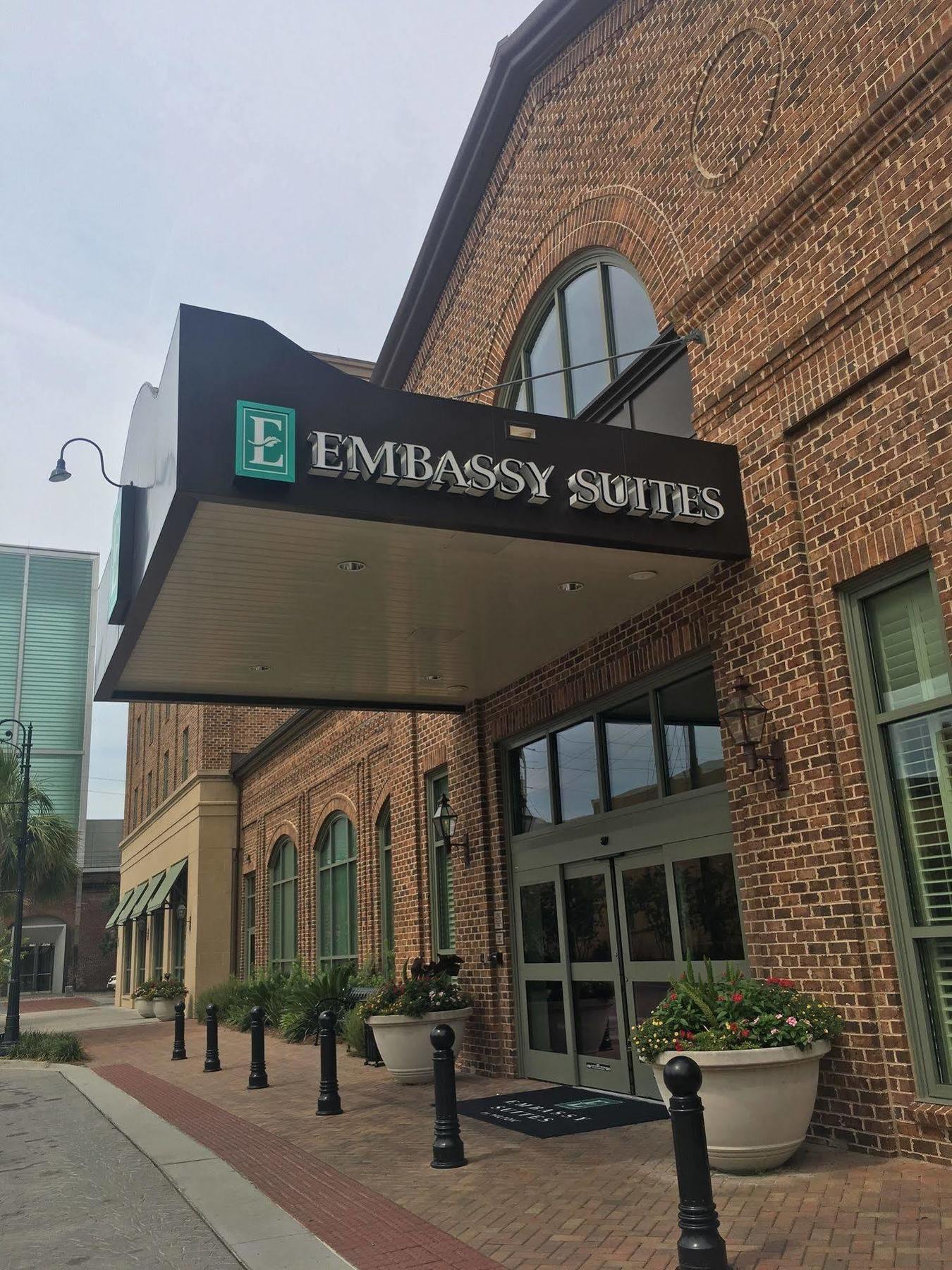Embassy Suites Savannah Historic District Ngoại thất bức ảnh
